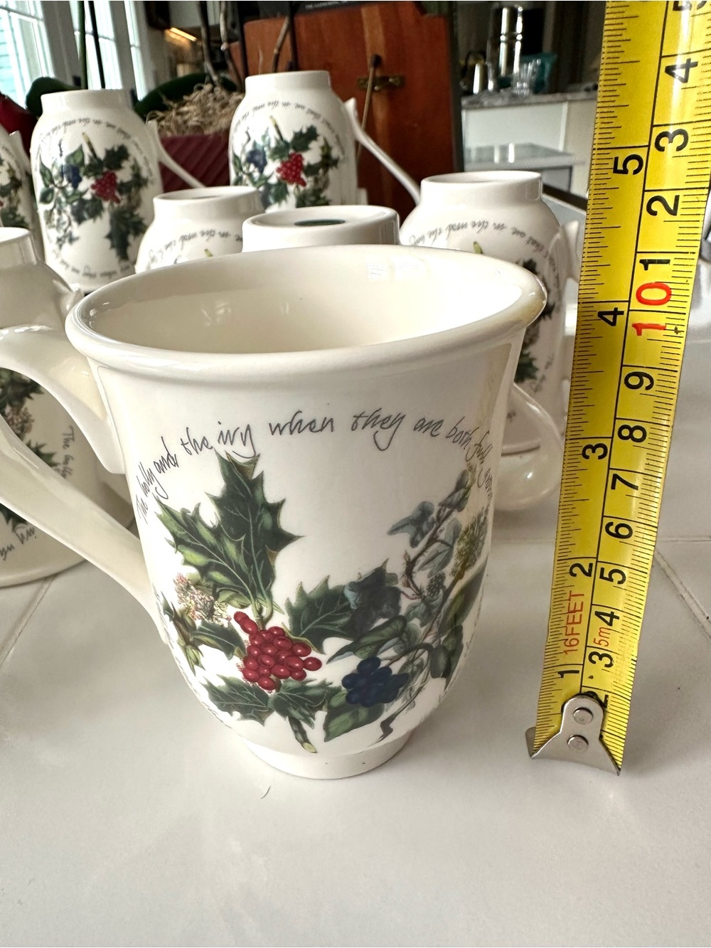 Portmeirion Holly Ivy 12 Christmas Mugs 9 oz England Holiday Set - Picture 6 of 7